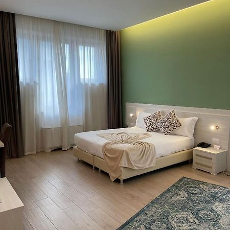 Palazzo Marignano Hotel Меленяно Екстериор снимка