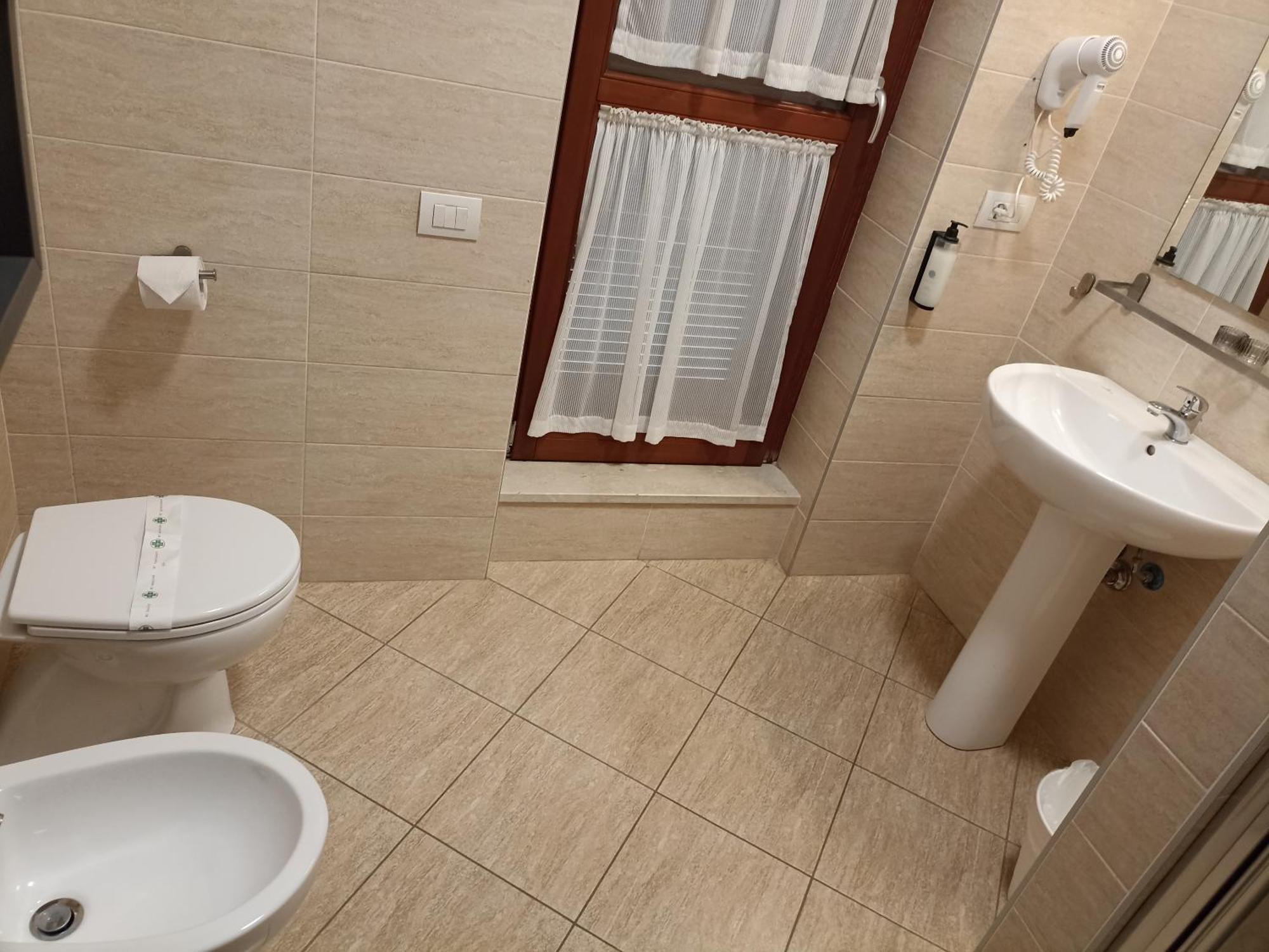 Palazzo Marignano Hotel Меленяно Екстериор снимка