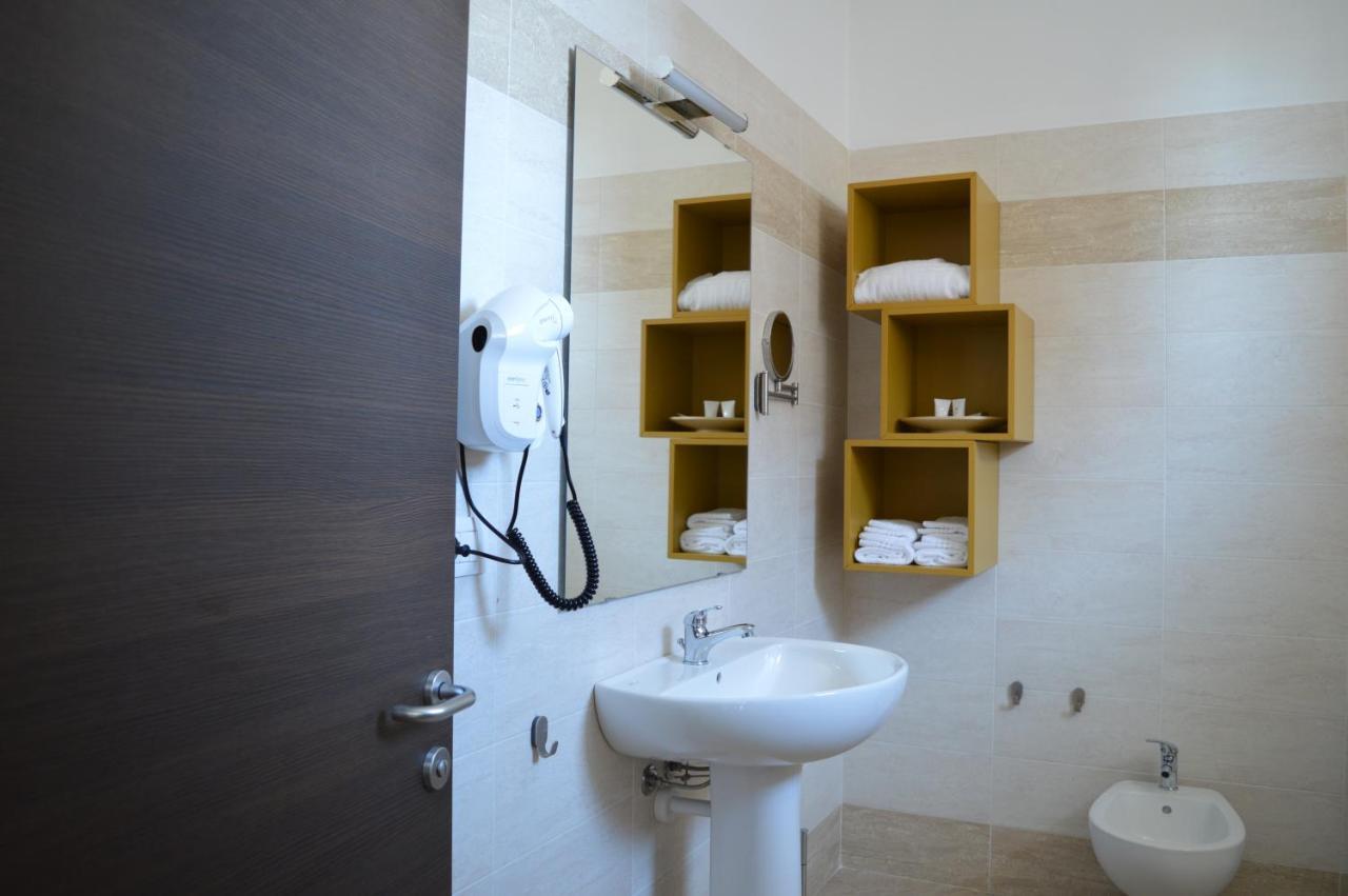 Palazzo Marignano Hotel Меленяно Екстериор снимка