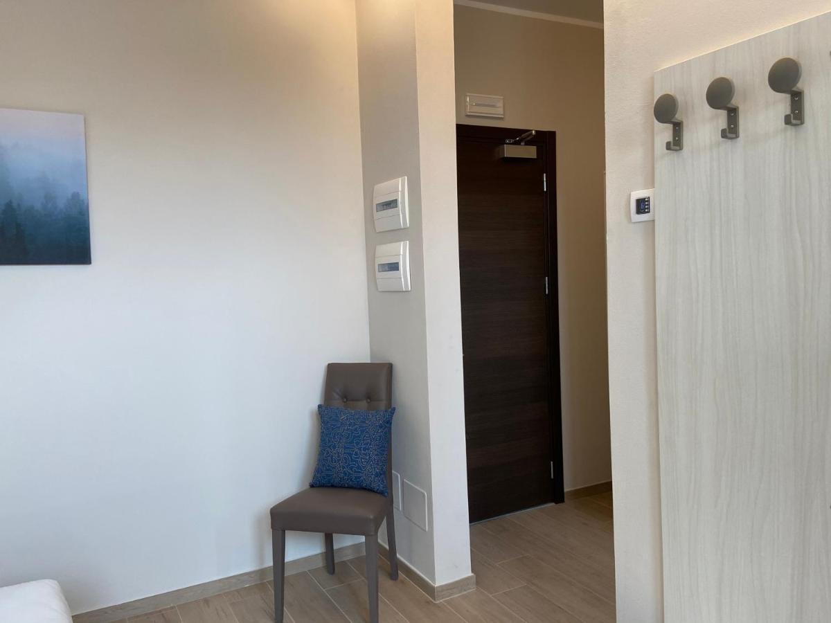 Palazzo Marignano Hotel Меленяно Екстериор снимка